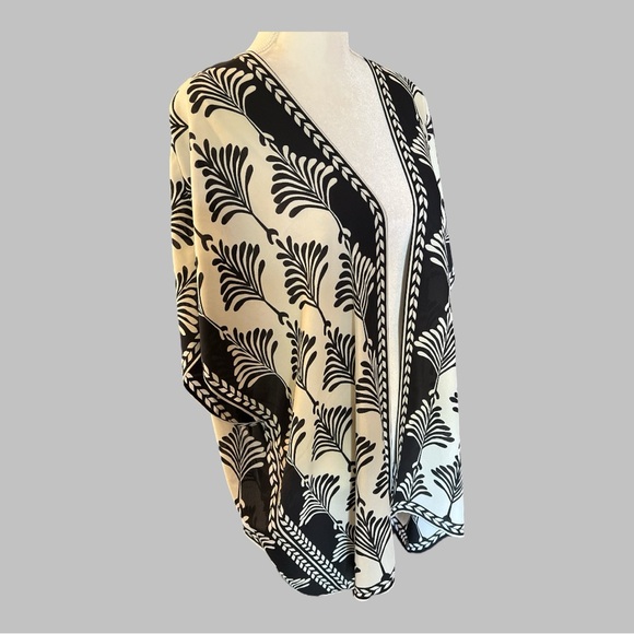 Max Studio- Kimono / Duster / Wrap, White and Black, NEW - Picture 2 of 4